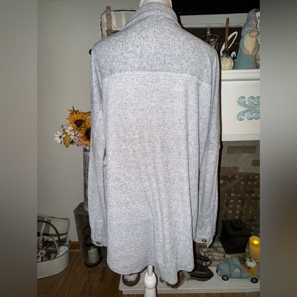 Theo & Spence shacket. Super cozy. SIZE MEDIUM NWT - Picture 5 of 12